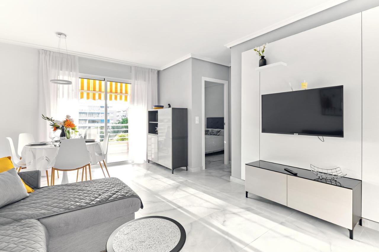Lovely Sunny Apartment With Shared Pool And Private Parking Torrevieja Exteriér fotografie