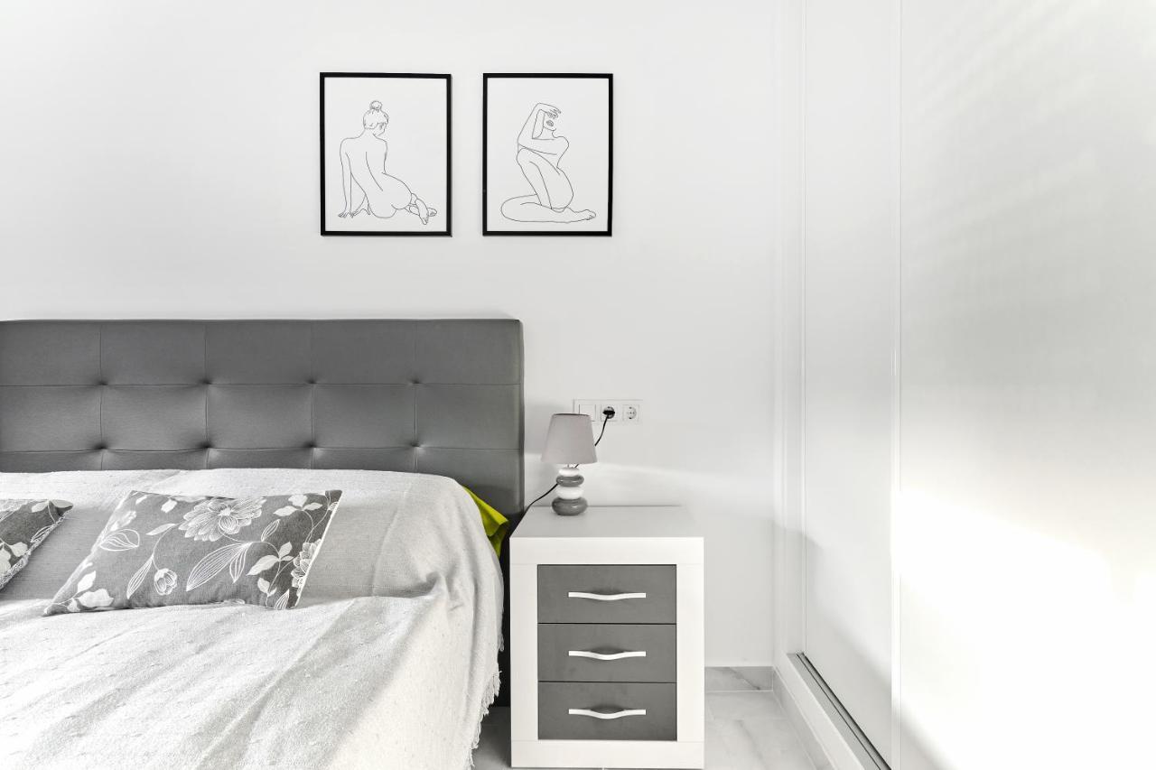 Lovely Sunny Apartment With Shared Pool And Private Parking Torrevieja Exteriér fotografie