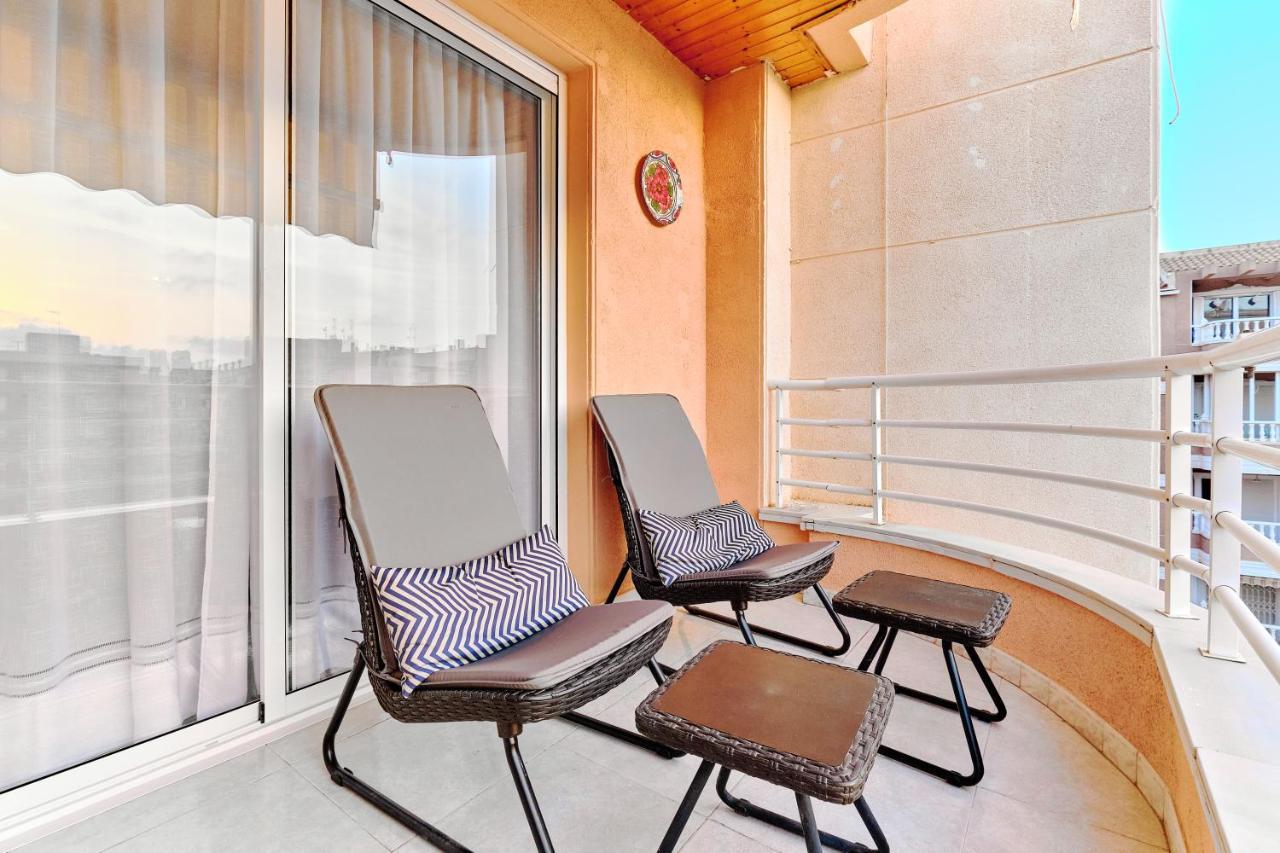Lovely Sunny Apartment With Shared Pool And Private Parking Torrevieja Exteriér fotografie